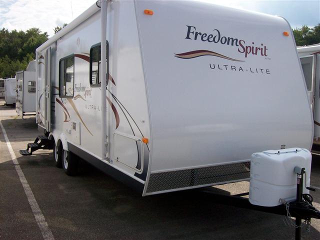 New 2010 Dutchmen Freedom Spirit FSU240 Travel Trailer For Sale